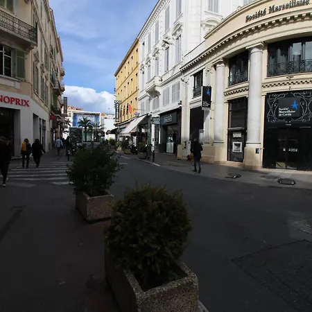 1637 Marechal Foch Cannes