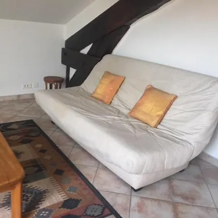 1637 Marechal Foch Apartamento *